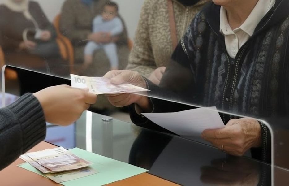 مستفيد من الدعم الاجتماعي المباشر